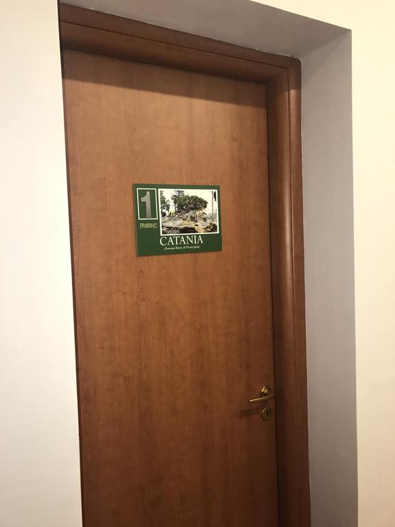 Locami Holiday&Rooms Jolanda Suite Катания Екстериор снимка